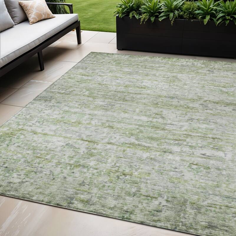 HomeRoots Striped Transitional Rectangle Outdoor Rug - 5' X 8'
