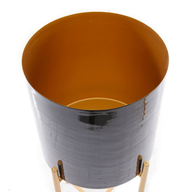 CosmoLiving by Cosmopolitan Metal Contemporary Planter (Set of 2) - S/2 24", 21"H