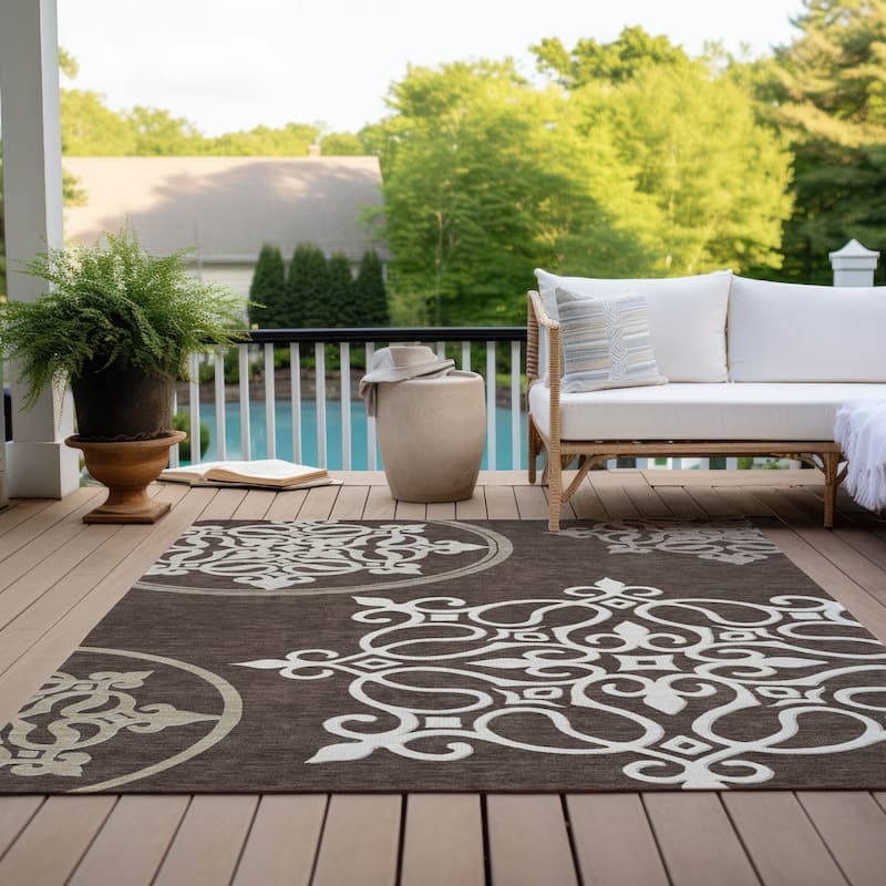 Machine Washable Indoor/ Outdoor Chantille Bold Medallion Rug