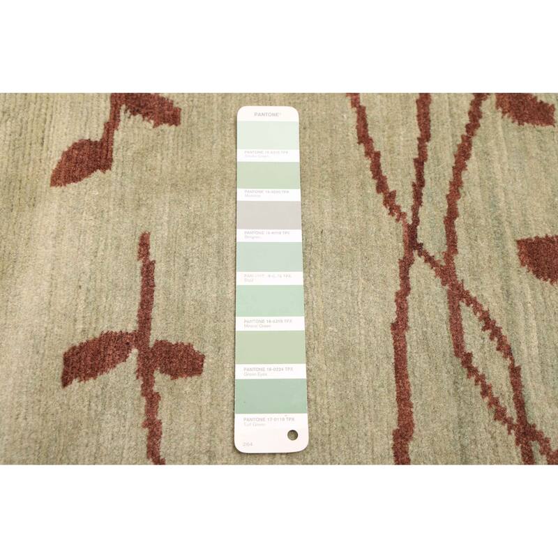 ECARPETGALLERY Hand-knotted Opulence Light Green Wool Rug - 8'0 x 10'0