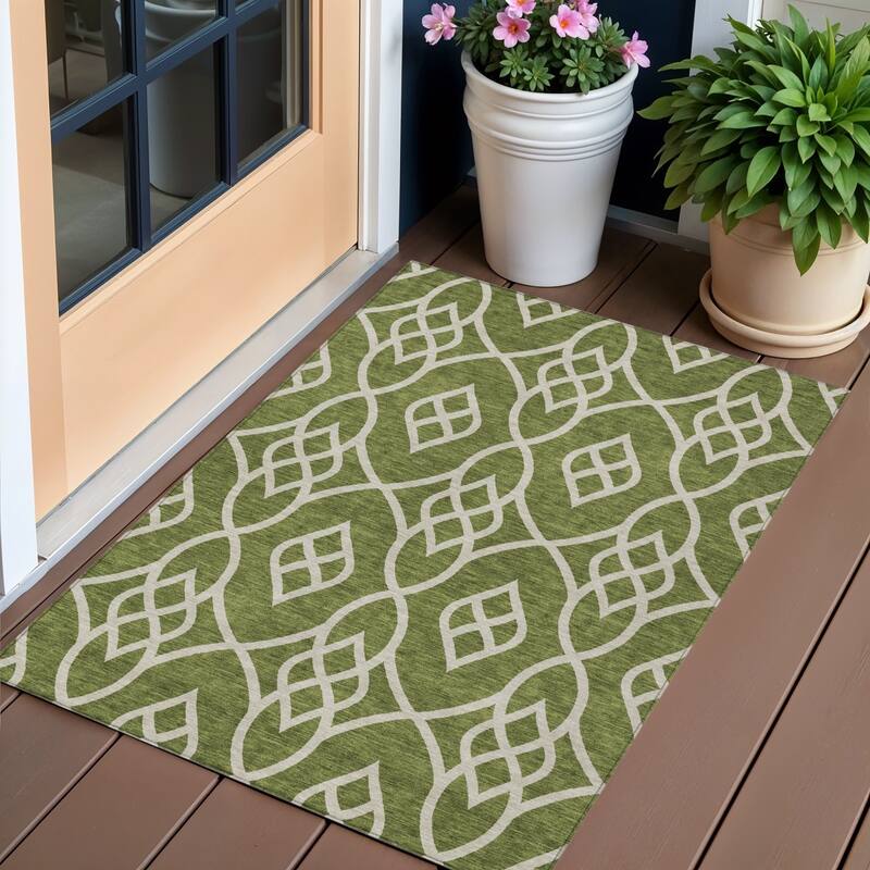 HomeRoots Trellis Transitional Rectangle Outdoor Rug - 3' x 5'
