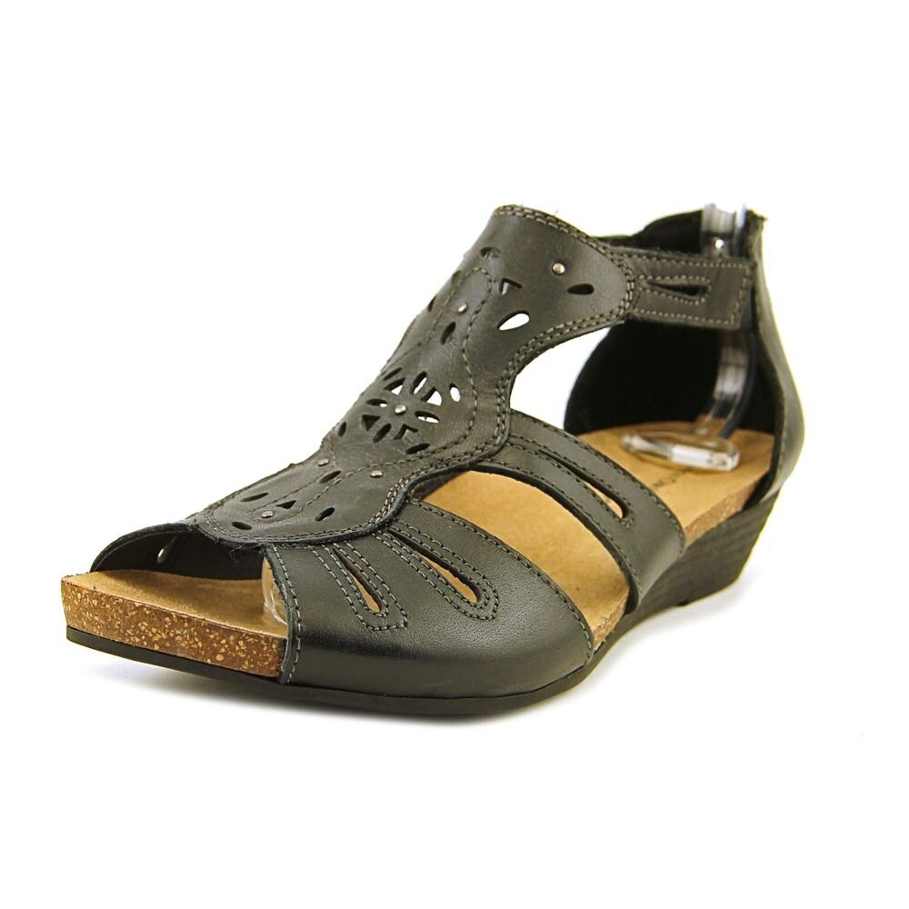 earth gladiator sandals