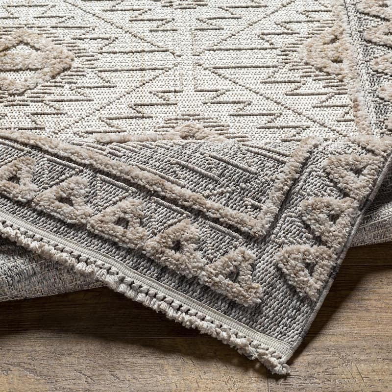 Livabliss Transitional Zaragoza Medallion Area Rug