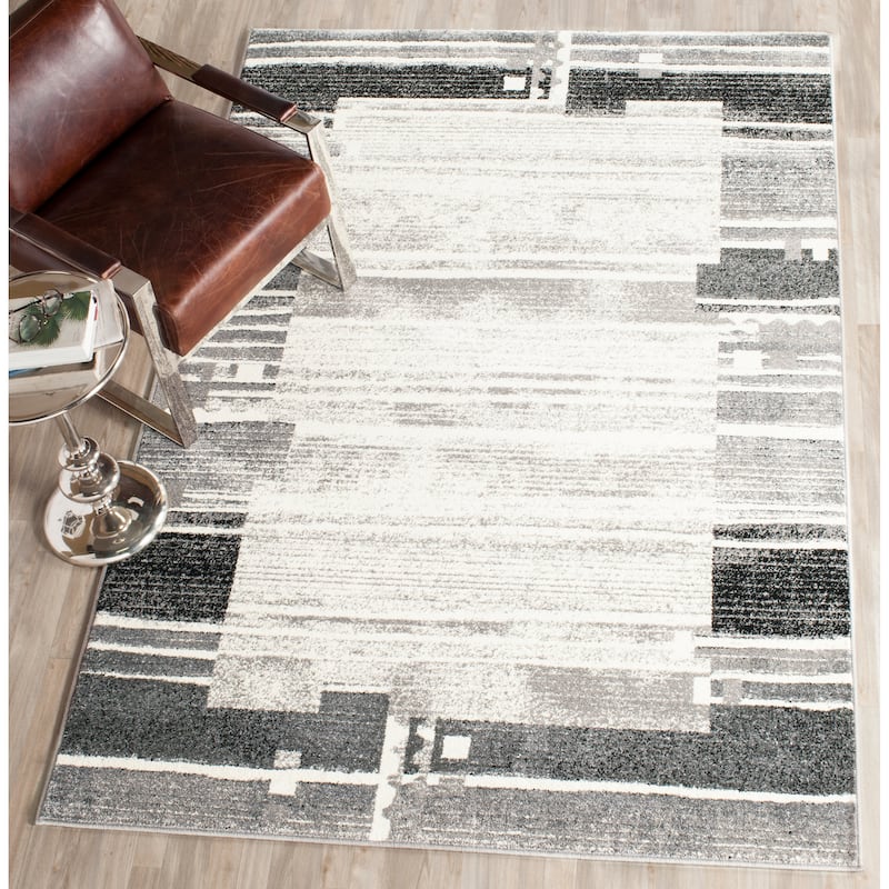 SAFAVIEH Evoke Helina Distressed Vintage Boho Rug - 4' x 6' - Cream/Dark Grey