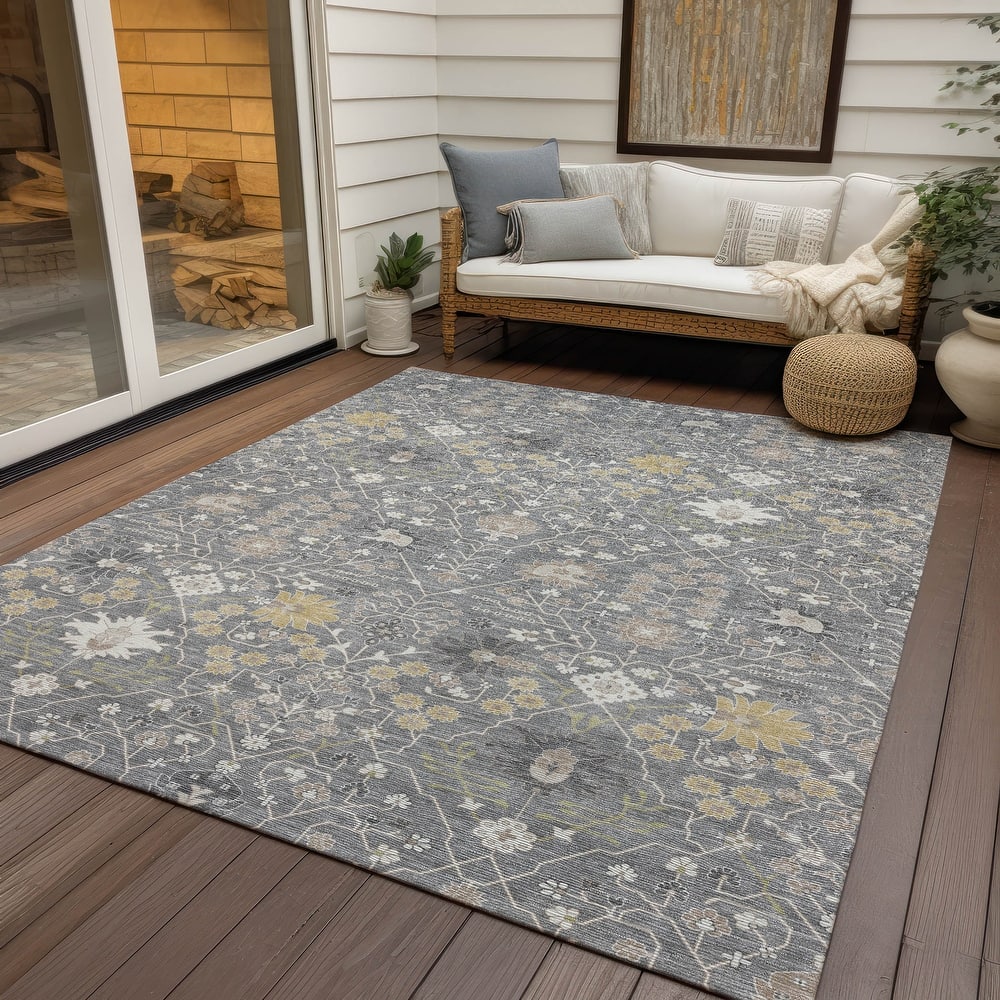 Machine Washable Indoor/ Outdoor Global Traditional Chantille Rug