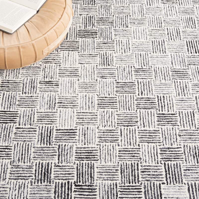 SAFAVIEH Handmade Micro-Loop Courteney Transitional Wool Rug
