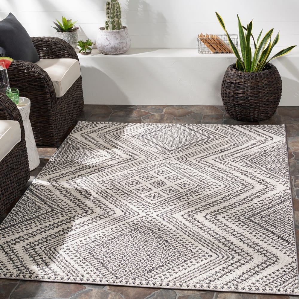 Surya Rosie Indoor/ Outdoor Moroccan Diamond Area Rug