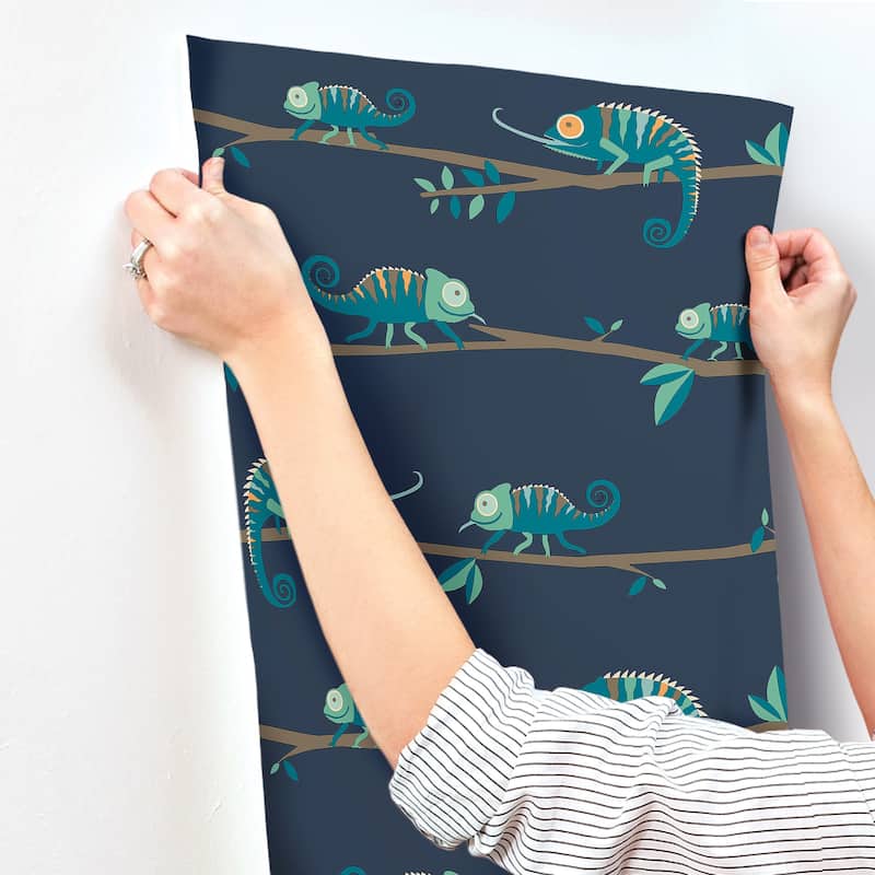 Advantage Chameleon Family Navy Canopy Stroll Wallpaper