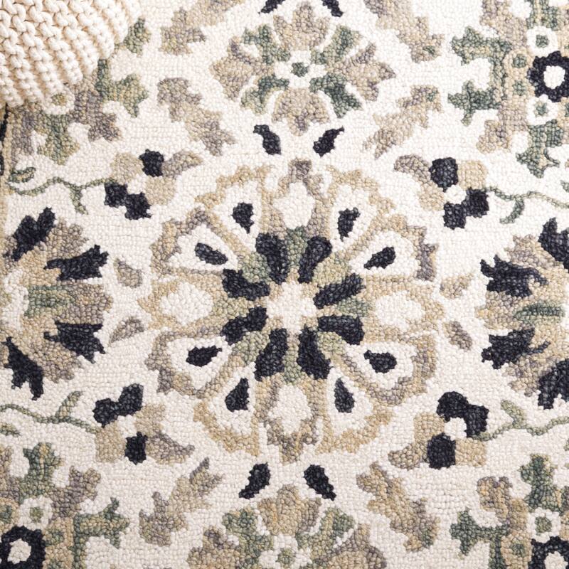 SAFAVIEH Handmade Aspen Sanije Boho Wool Rug