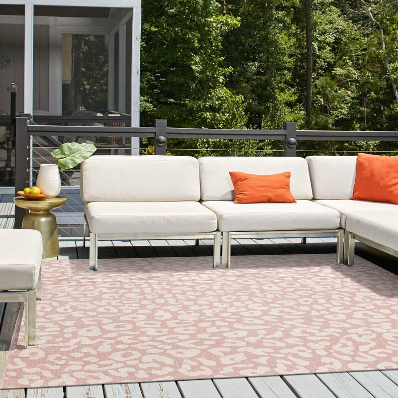 Outdoor Gallery Collection Area Rug