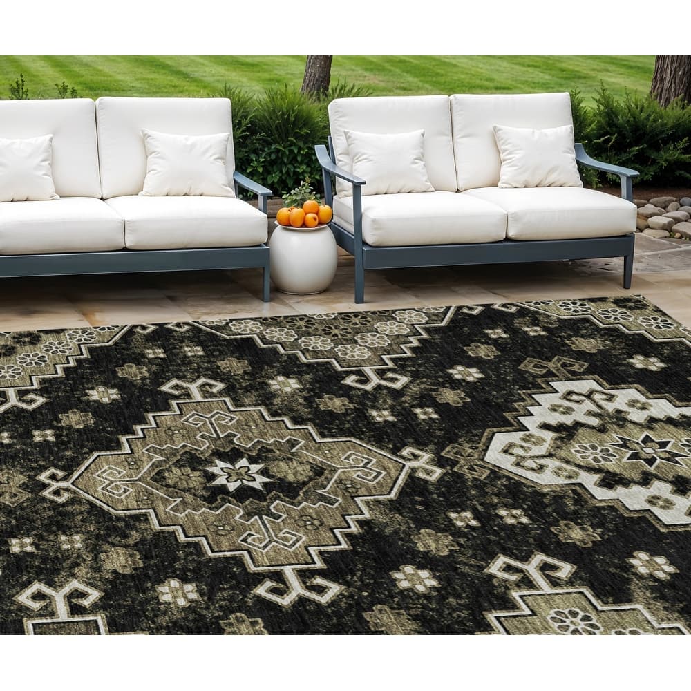 HomeRoots Medallion Traditional Rectangle Outdoor Rug