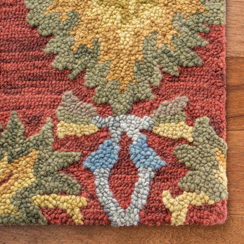 SAFAVIEH Fiorello Handmade Blossom French Country Wool Area Rug