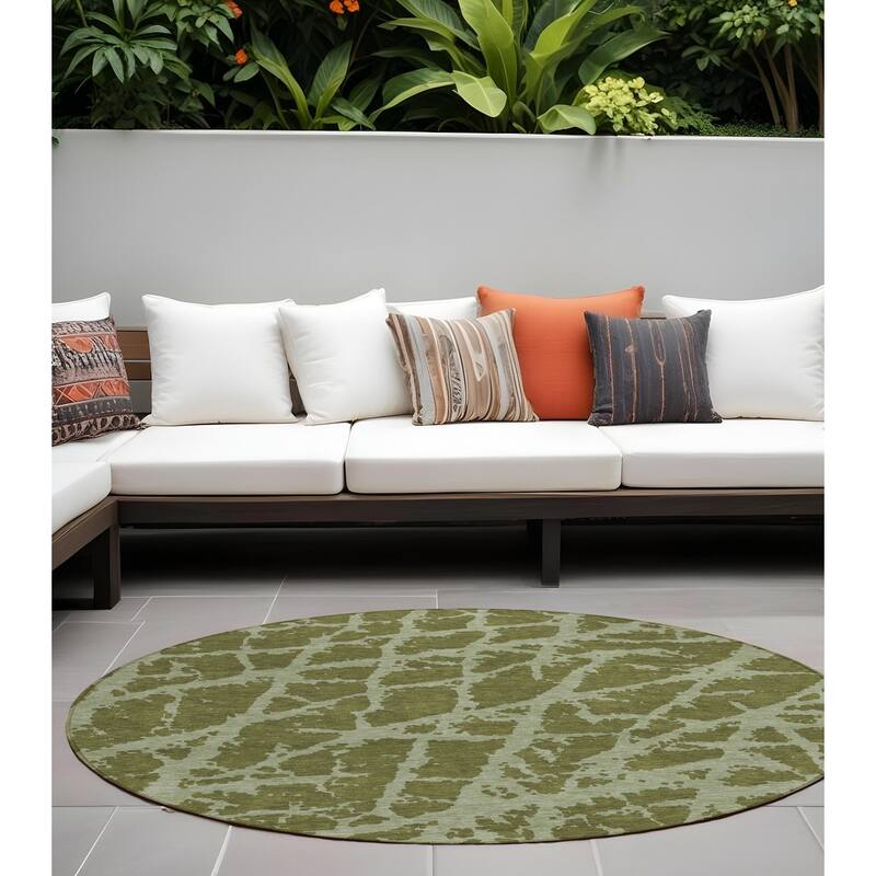 Allus Contemporary Abstract Weather Resistant Blended Style Outdoor Rug - 8' Round - Green