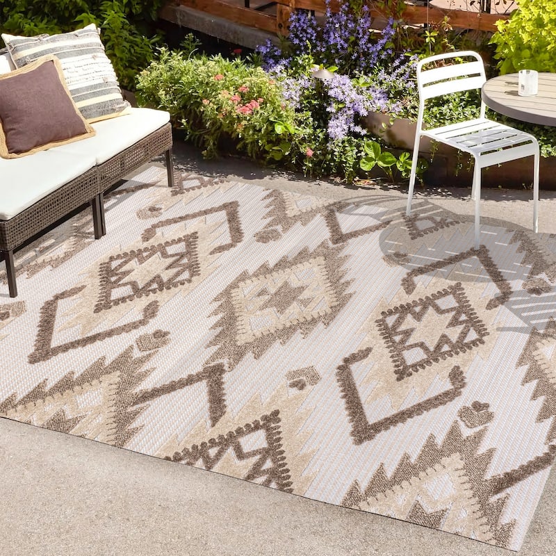 JONATHAN Y Duwun High-Low Pile Neutral Diamond Kilim Indoor/Outdoor Area Rug