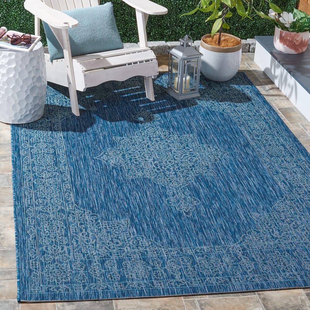 SAFAVIEH Courtyard Zikrija Indoor/ Outdoor Waterproof Patio Backyard Rug
