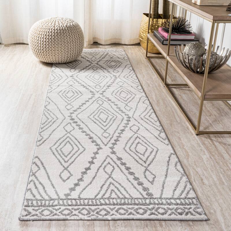 JONATHAN Y Pele Moroccan Style Diamond Area Rug