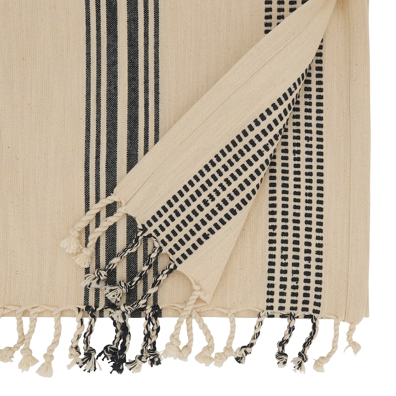 Casual Table Runner With Striped Design