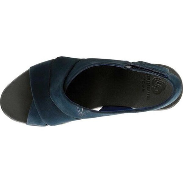 clarks caddell petal sandal