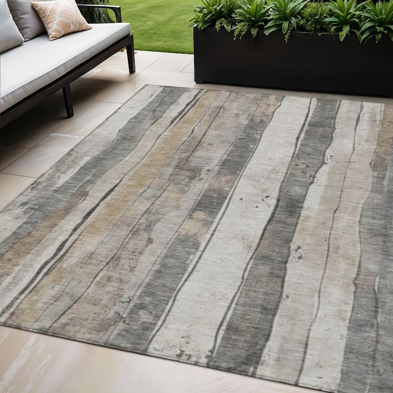 HomeRoots Striped Transitional Rectangle Outdoor Rug - 5' X 8'