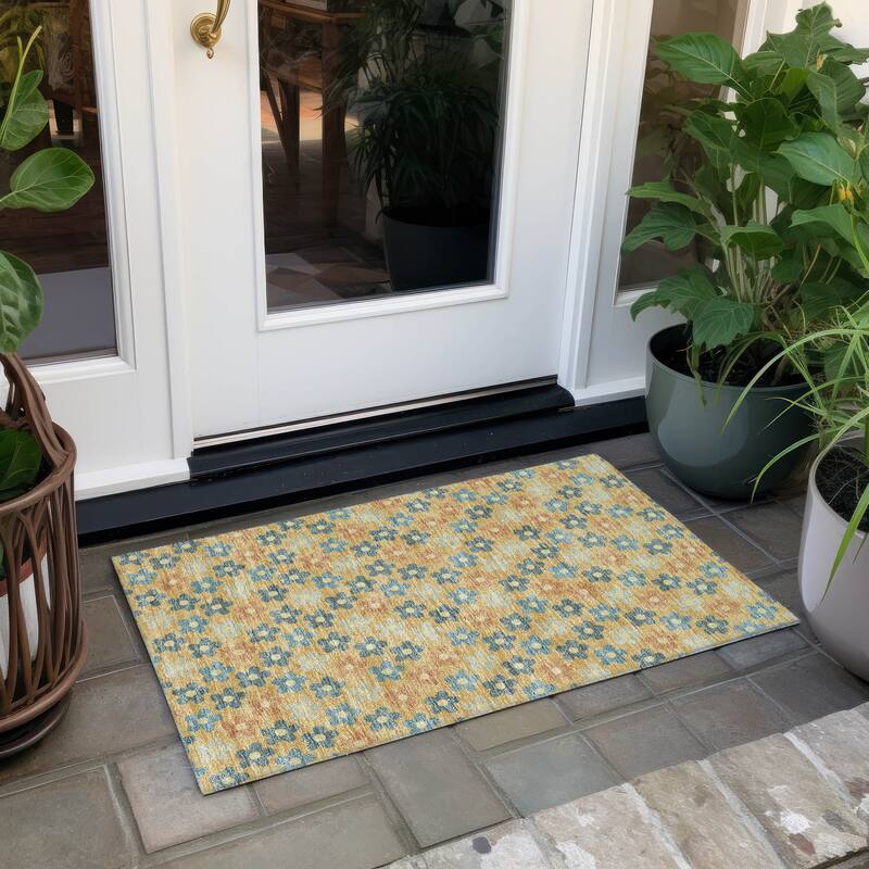 Machine Washable Indoor/ Outdoor Floral Kechi Chantille Rug - Gold - 1'8" x 2'6"