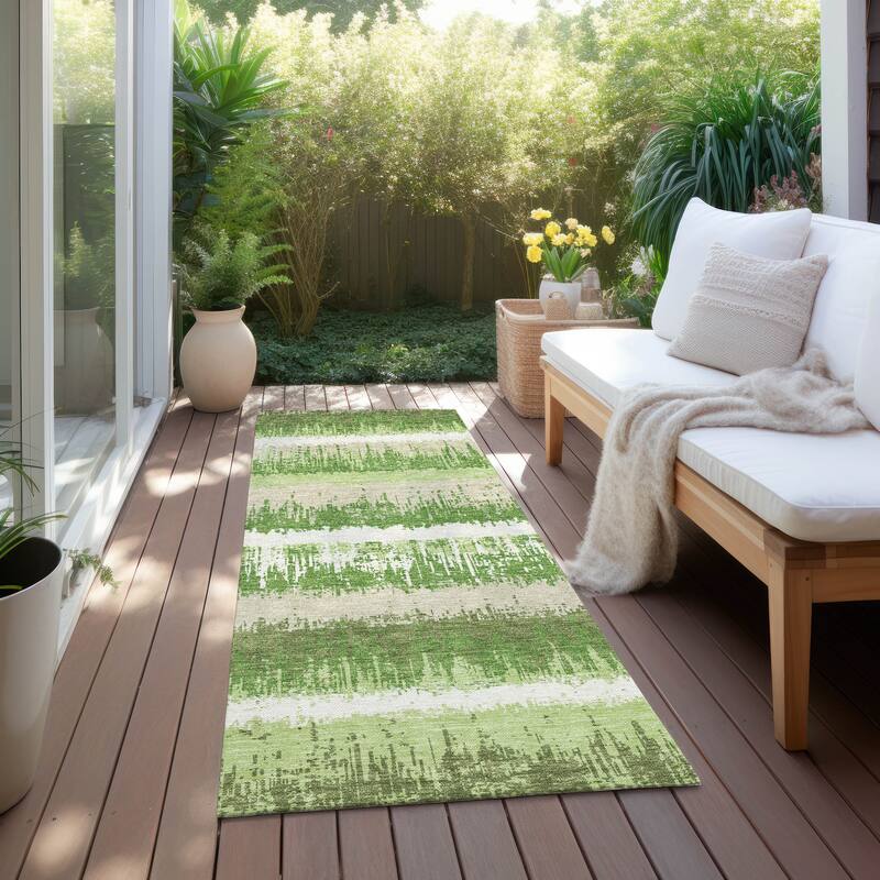 Machine Washable Indoor/ Outdoor Abstract Ombre Chantille Rug - Green - 2'3" x 7'6"