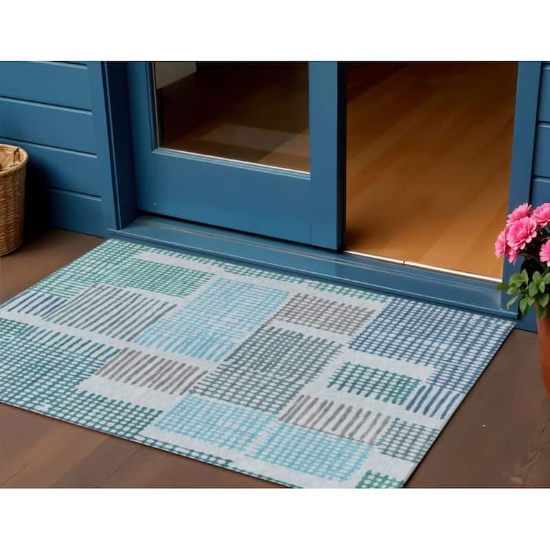 HomeRoots Geometric Transitional Rectangle Outdoor Rug - 3' x 5'