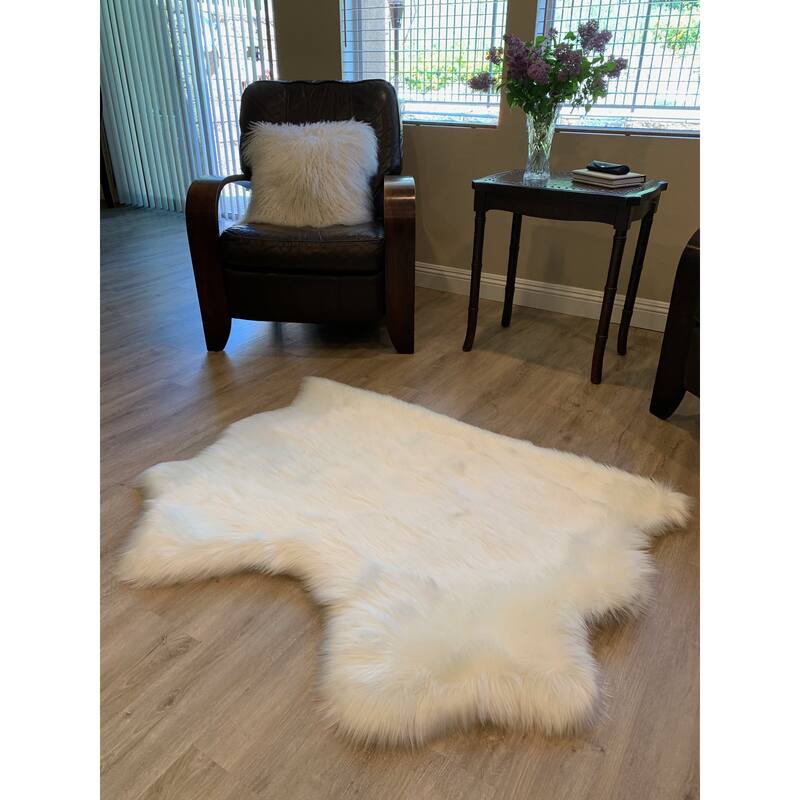 Highland Select Natural Long Wool Sheepskin 2 Pelt Shag Rug - 3' x 3'6"