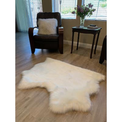 Highland Select Natural Long Wool Sheepskin 2 Pelt Shag Rug - 3' x 3'6"