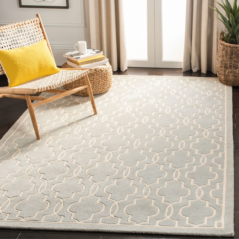 SAFAVIEH Handmade Chatham Nazzarena Modern Moroccan Wool Rug - 4' x 6' - Grey/Ivory