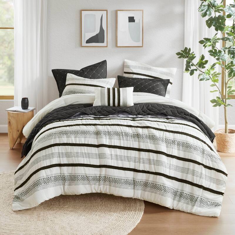 GDF Studio - Carolina 7-Piece Stripe Comforter and Quilt Set - Multicolor (King/Cal King)