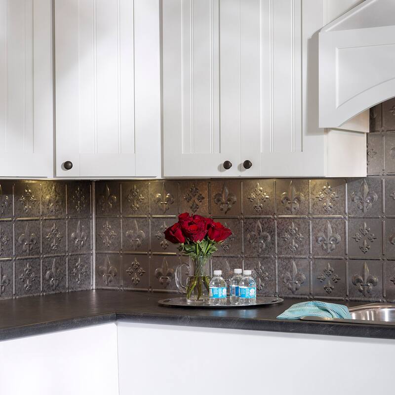 FASÄDE Fleur de Lis Decorative Vinyl Backsplash Panel