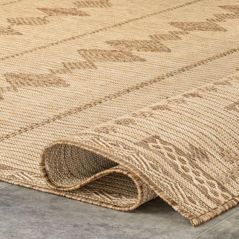 Nuloom Alexandra Aztec Indoor/Outdoor Area Rug