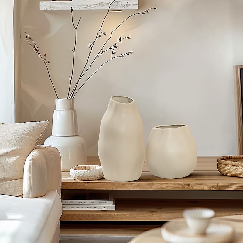 Ivory Ceramic Modern Round Vase (Single)