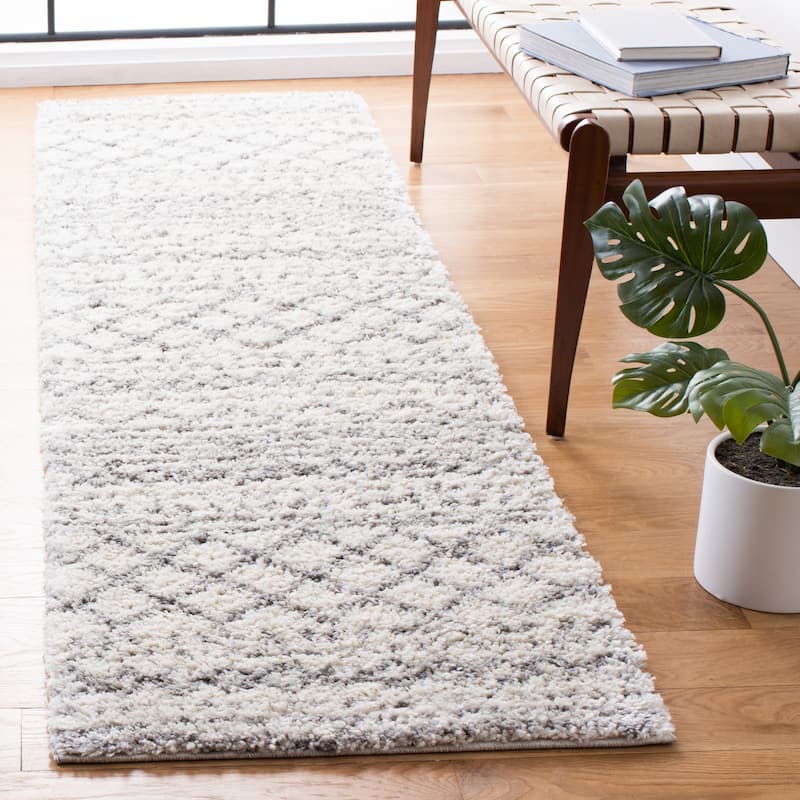 SAFAVIEH Arizona Shag Lotta Moroccan 1.2-inch Thick Rug - 2'3"x10'Runner - Ivory/Grey