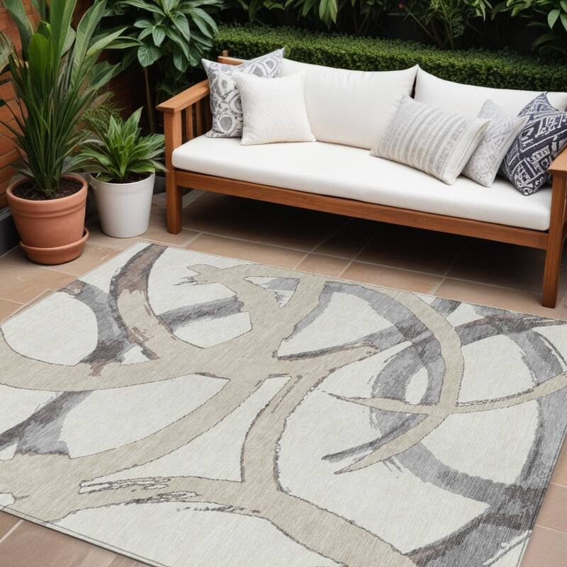 HomeRoots Abstract Transitional Rectangle Outdoor Rug - 8' X 10'