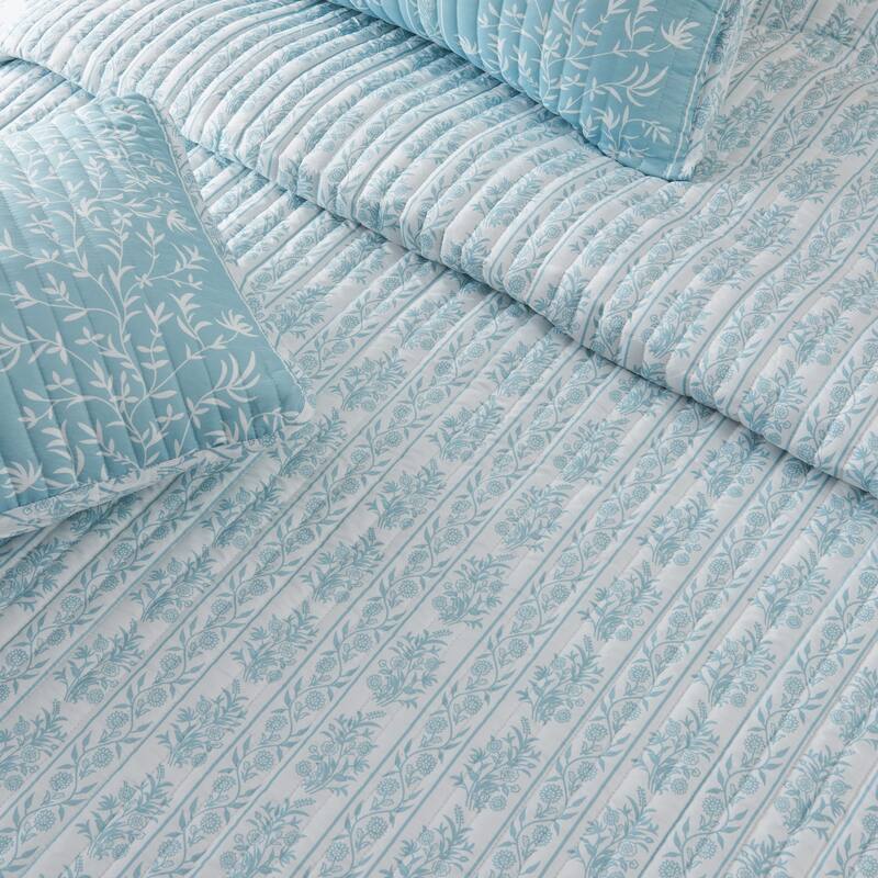 Premium Floral Striped Microfiber Quilt Set With Shams
