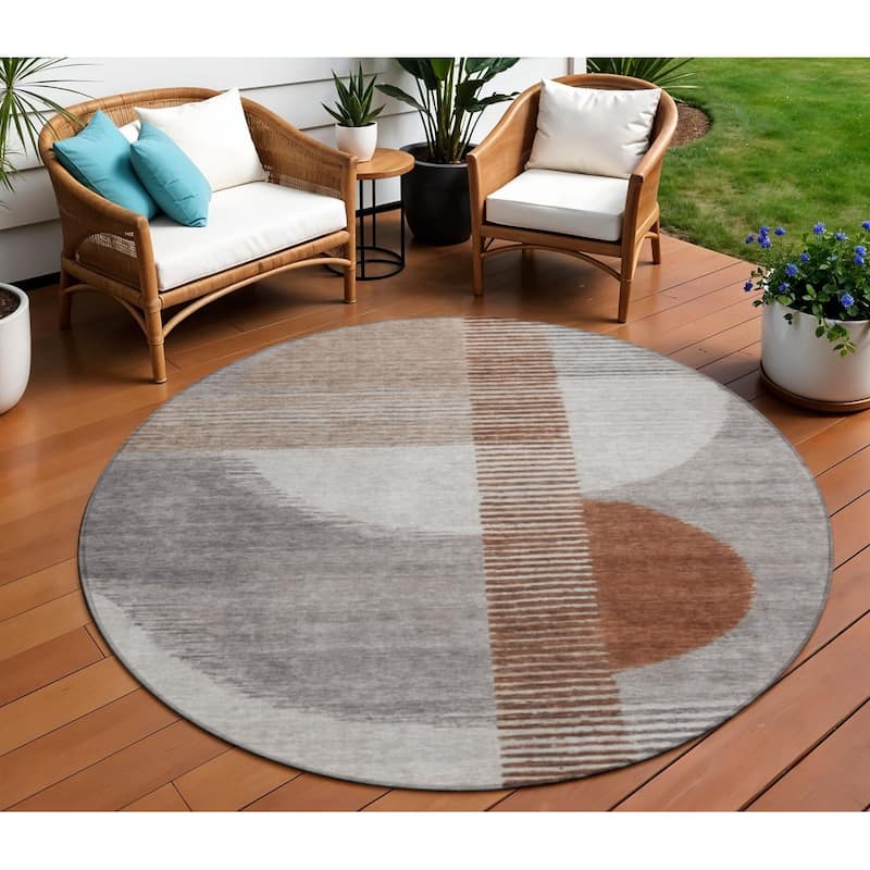 HomeRoots Geometric Transitional Rectangle Outdoor Rug - 8' Round