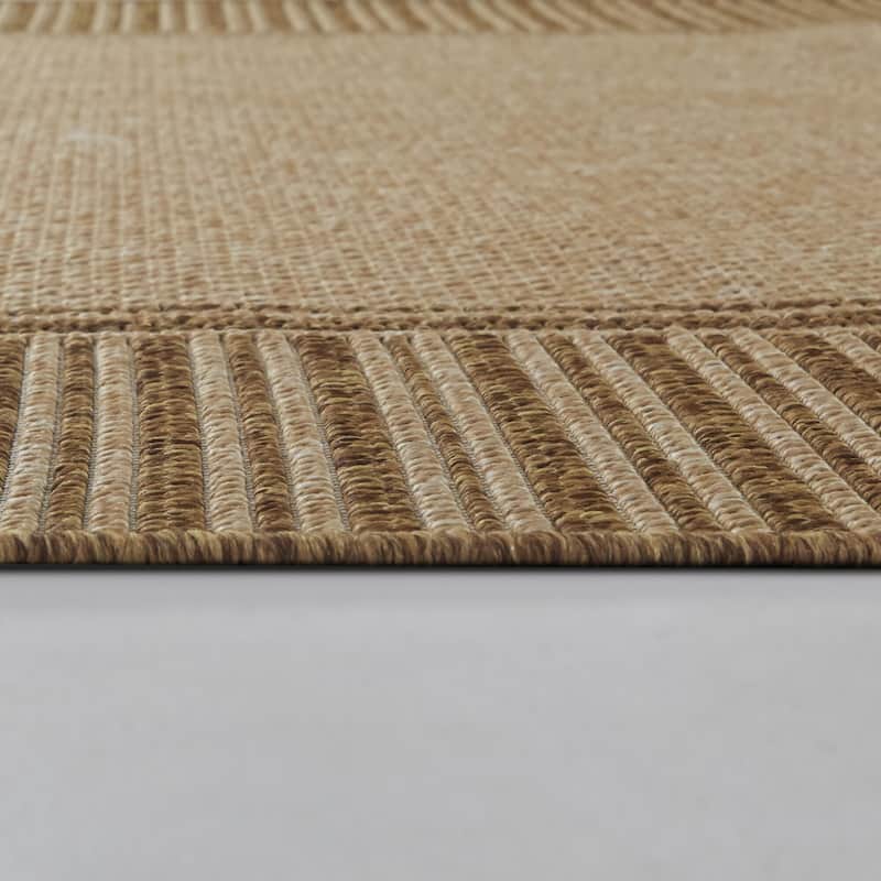 Frans Solid Border Area Rug