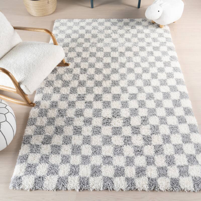Nuloom Adelaide Mid-Century Checkered Shag Area Rug - 4' x 6' - Light Grey