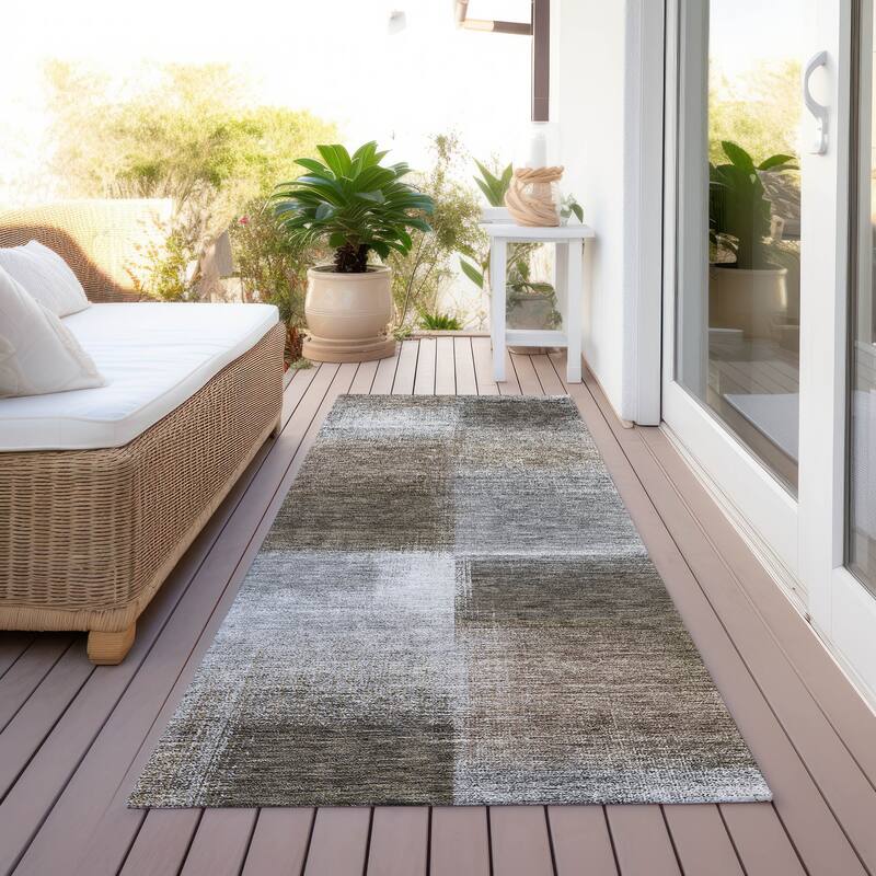 Machine Washable Indoor/ Outdoor Chantille Ombre Rug - Silver - 2'3" x 7'6"