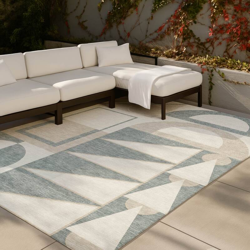 Machine Washable Indoor/ Outdoor Modern Crowley Chantille Rug