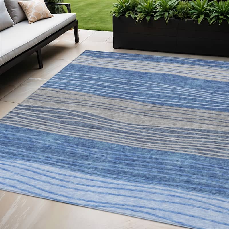 HomeRoots Striped Transitional Rectangle Outdoor Rug - 5' X 8'
