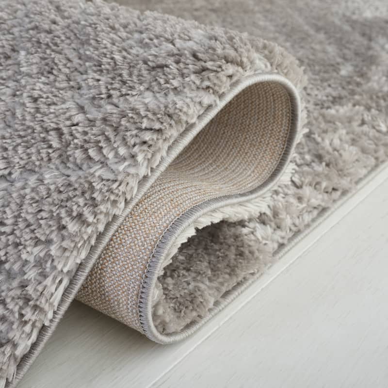 SAFAVIEH Tahoe Shag Nieki Geometric 1.2-inch Thick Rug