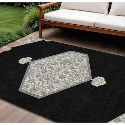 HomeRoots Oriental Traditional Rectangle Outdoor Rug