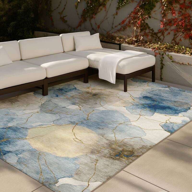 Machine Washable Indoor/ Outdoor Floral Mara Chantille Rug