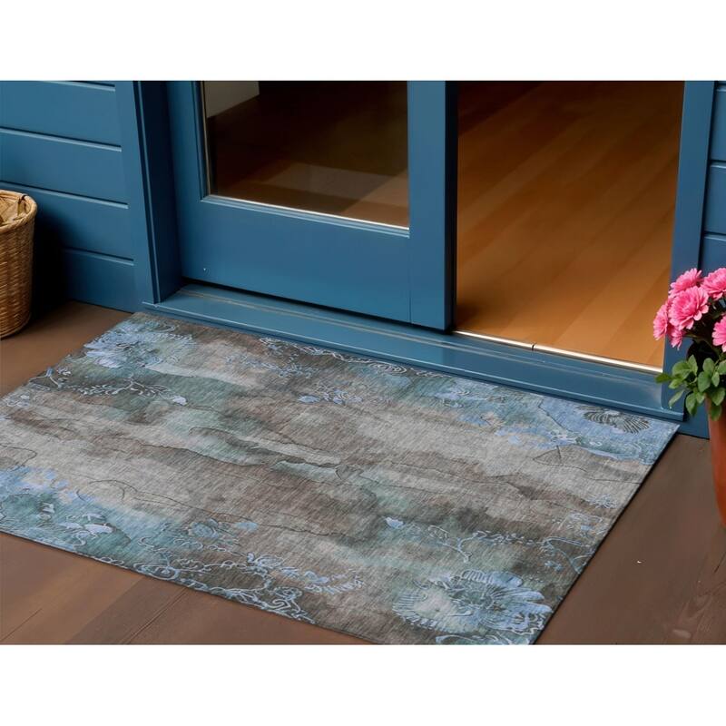 HomeRoots Floral Transitional Rectangle Outdoor Rug - 3' x 5'