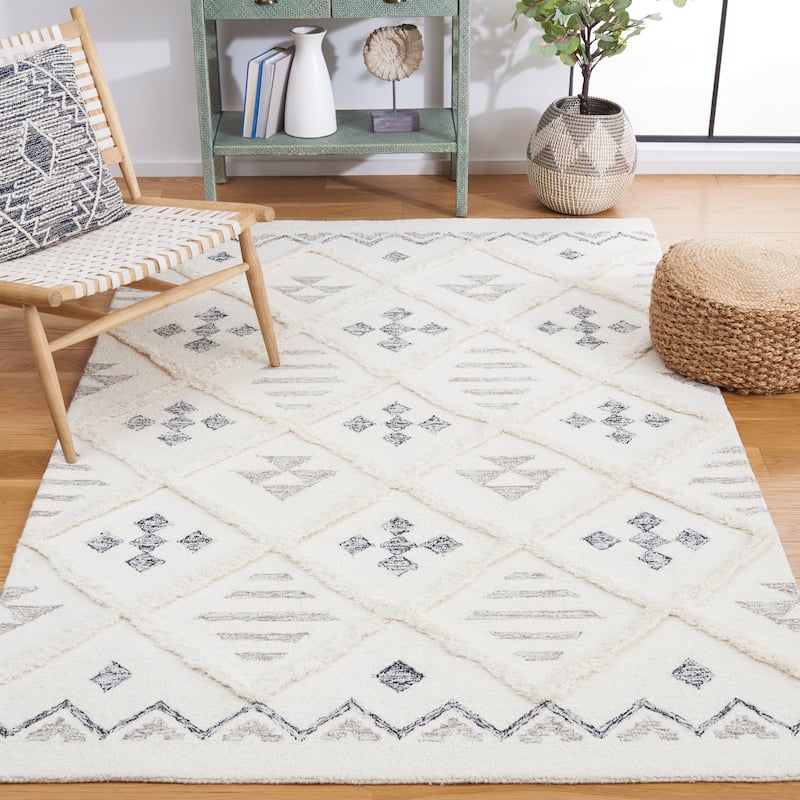 SAFAVIEH Handmade Casablanca Temira Wool Rug - 8' x 10' - Ivory/Black