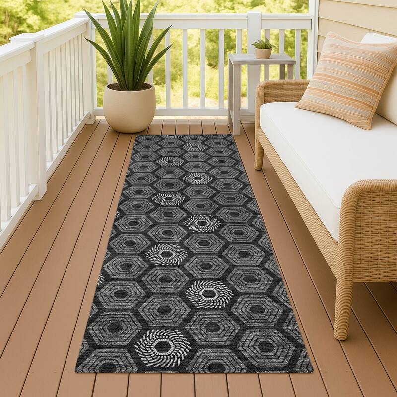 Machine Washable Indoor/ Outdoor Modern Hugoton Chantille Rug - Black - 2'3" x 7'6"