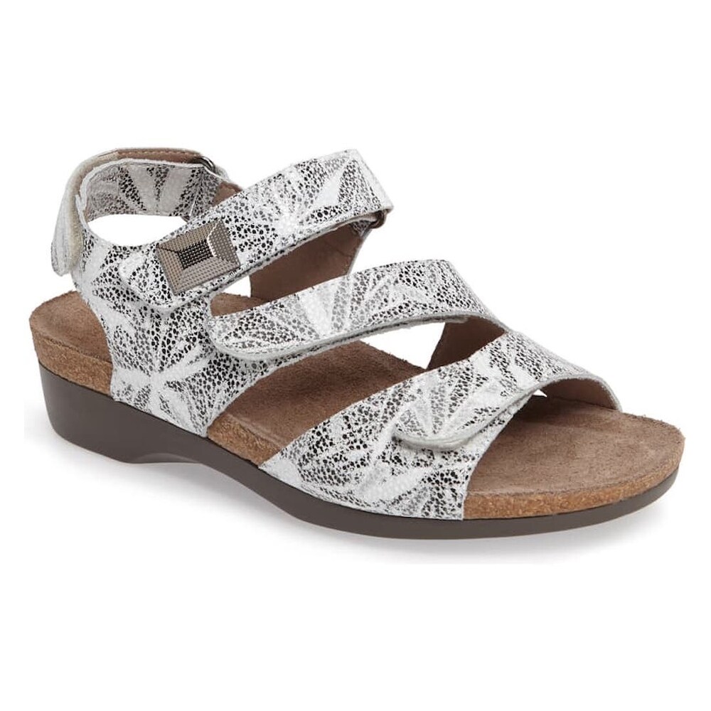 munro cookie sandals