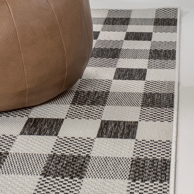 JONATHAN Y Biot Traditional Geometric Bold Gingham Black/Cream Indoor/Outdoor Area Rug